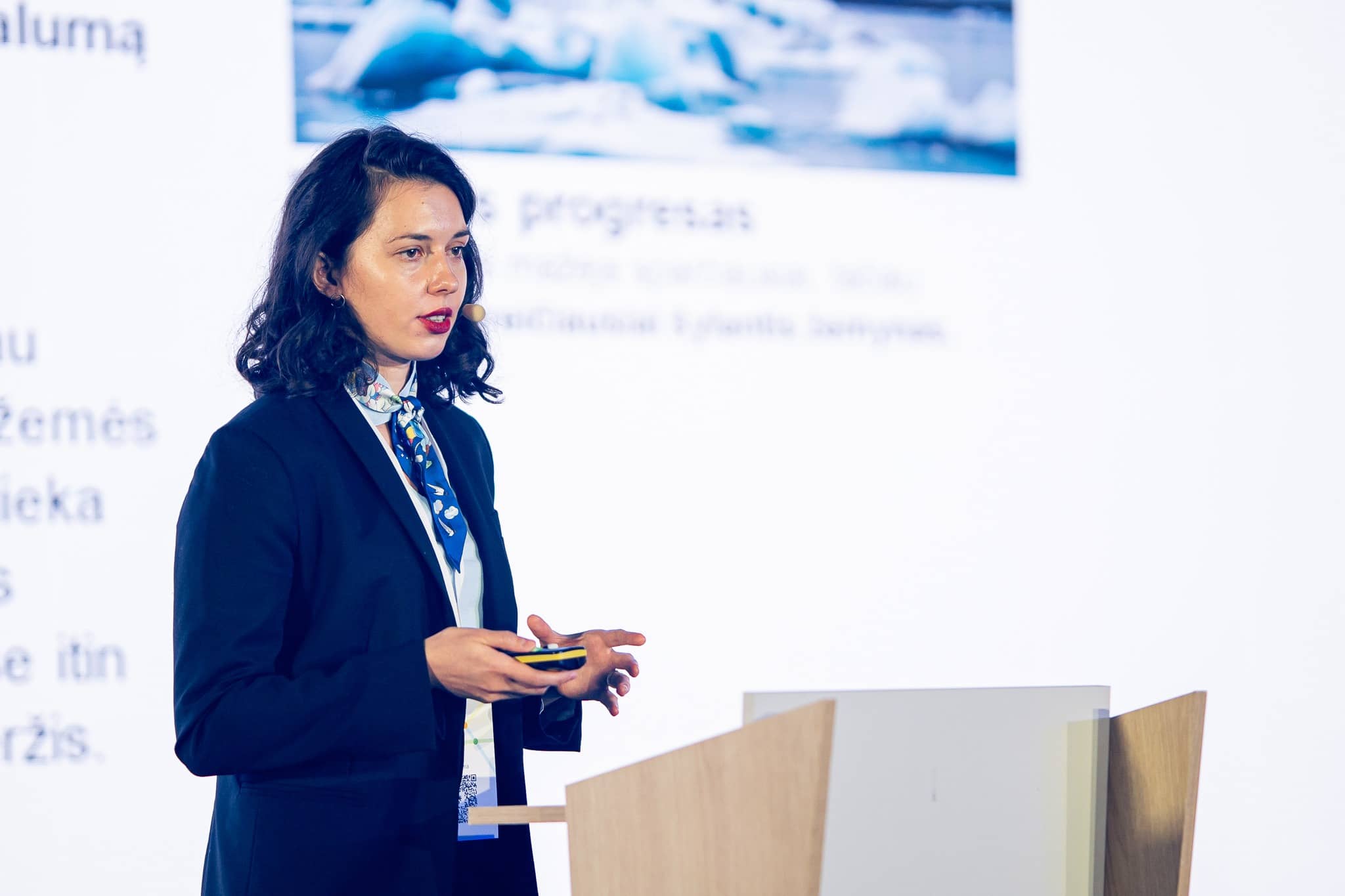 Forumo įžanginį pranešimą apie Europos ir Lietuvos aplinkos būklę skaitė aplinkos viceministrė Aira Paliukėnaitė. Aplinkos ministerijos nuotr.